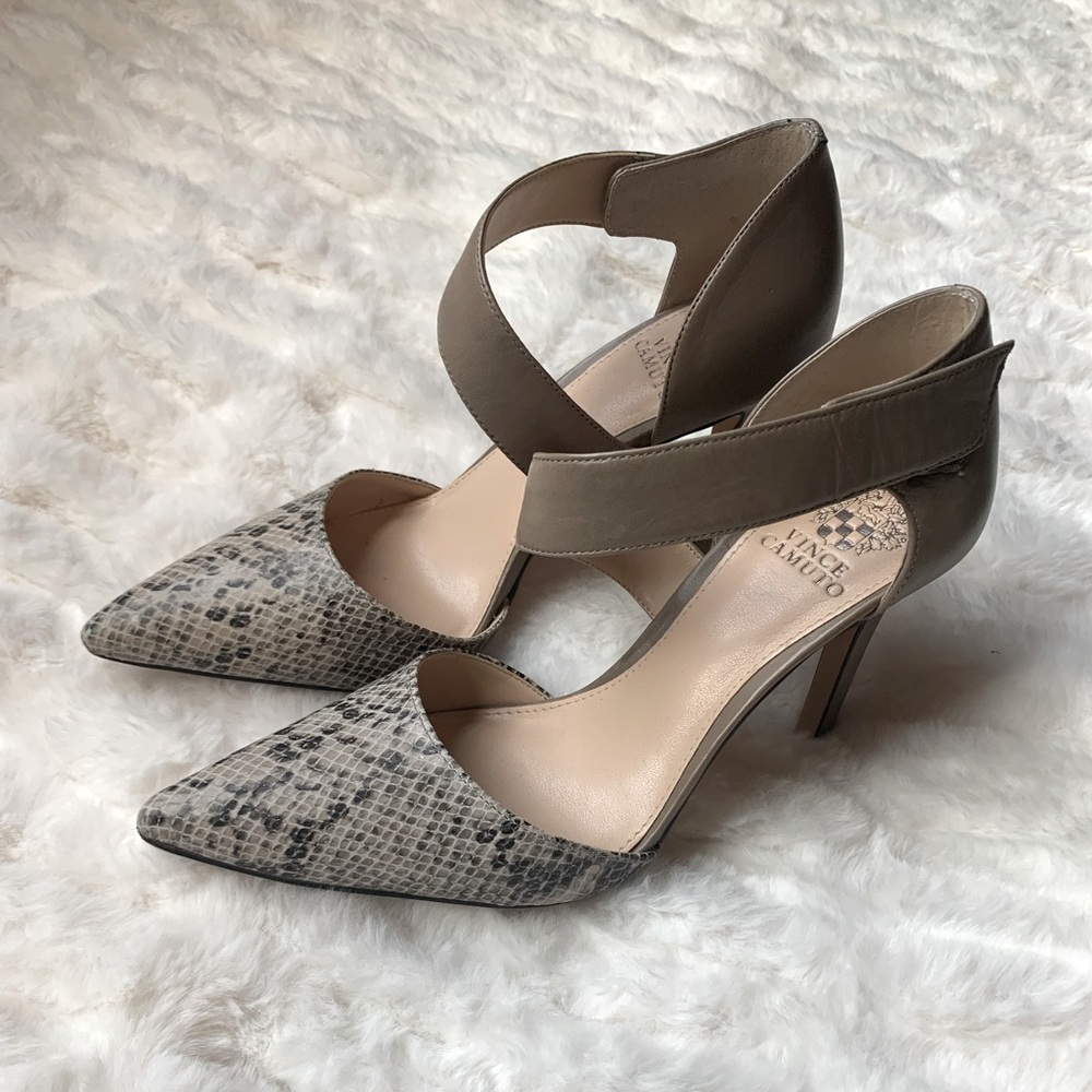 Vince Camuto Charlotte Heels, Light Tan and Faux Snake Print, Size 7.5 Medium
